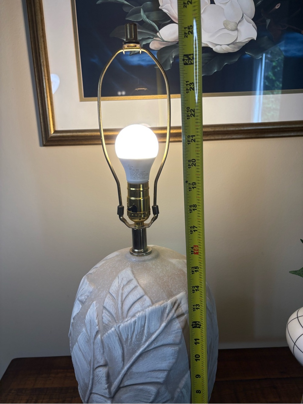 Vintage 1980’s Plaster Table Lamp Textured Banana Leaf Design - Picture 9 of 10